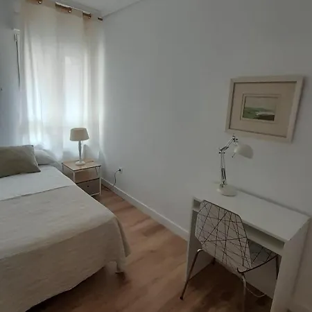 Santander, Calle Isaac Peral 6 * Santender