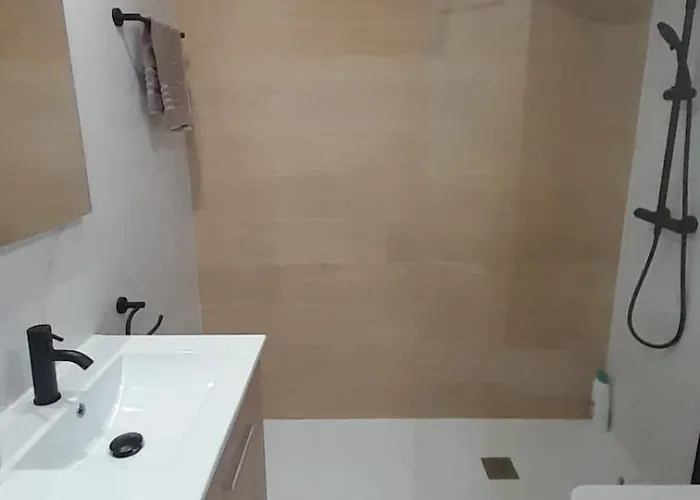 Santander, Calle Isaac Peral 6 *